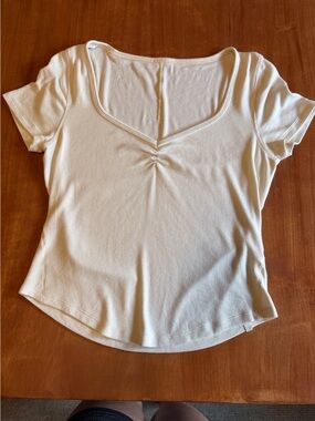 Lululemon Women’s Scoop Neck Short Sleeve Top in Cream